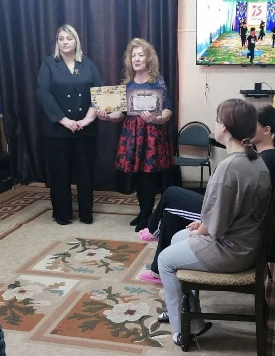 photo_5221963144656261800_y